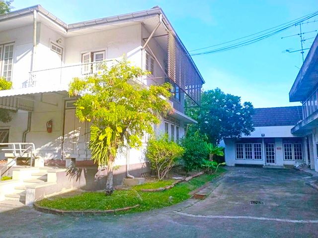 ให้เช่าบ้าน - MRT คลองเตย 800ม. ให้เช่าบ้าน 2ชั้น 1ไร่ 66ตร.วา. MRTลุมพินี 1.1 กม. 390ตร.ม. พร้อมเฟอร์ 4 นอน 4 น้ำ