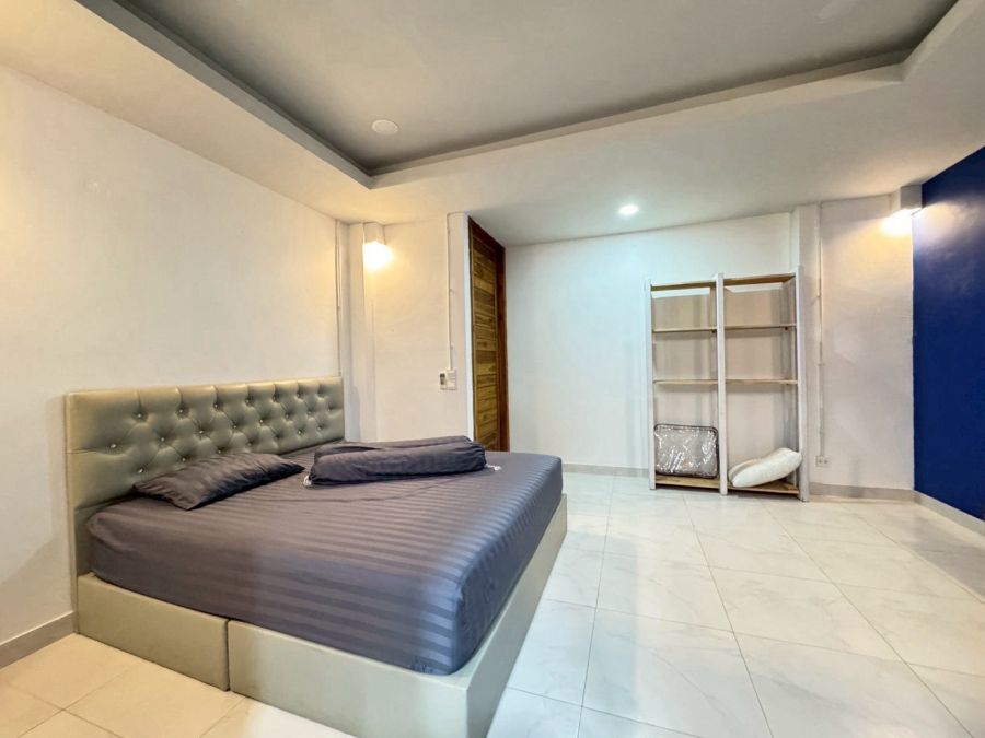 ขายบ้าน - โอกาสทองสำหรับนักลงทุน! ขายพูลวิลล่า 2 ชั้น สไตล์ลอฟท์ ใจกลางสัตหีบ