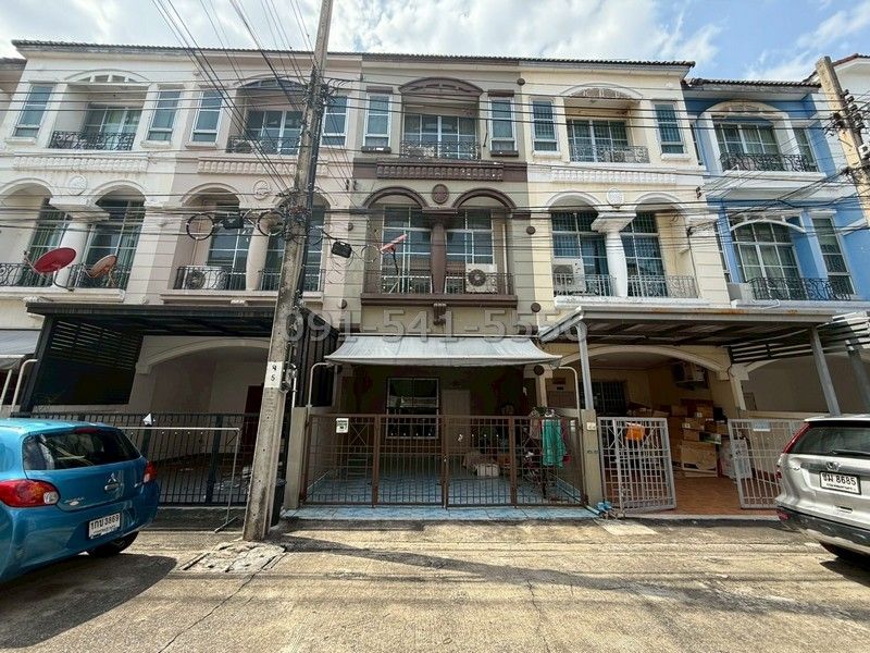 ขายทาวน์เฮาส์ - ขายทาวน์โฮม 3 ชั้นเล่นระดับ พื้นที่ 21.2 ตรว 3นอน 4น้ำ บ้านกลางเมือง โชคชัย 4 เฟอร์นิเจอร์ built-in