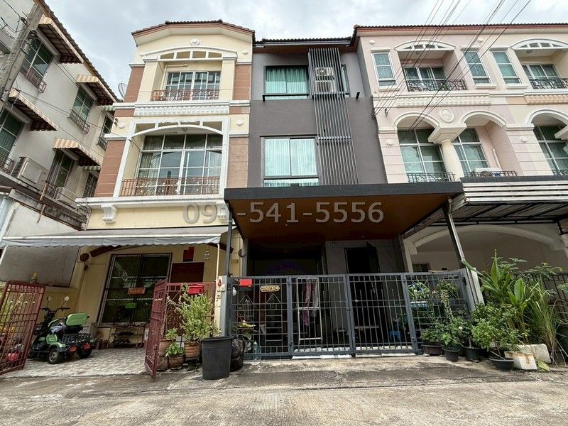 ขายทาวน์เฮาส์ - ขายทาวน์โฮม บ้านกลางเมือง โชคชัย 4 ติดกองปราบ เนื้อที่ 22.5 ตรว 3นอน 4น้ำ หน้าบ้านหันทางทิศเหนือ