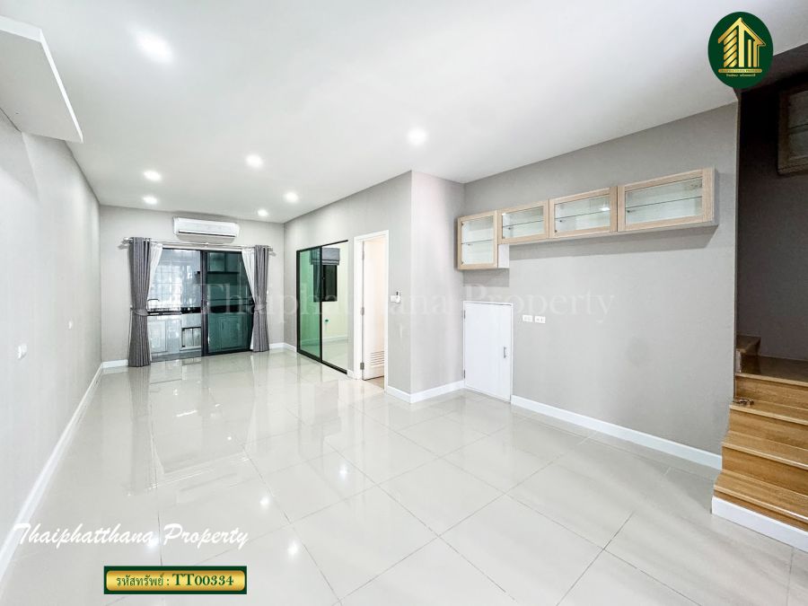 ขายทาวน์เฮาส์ - หมู่บ้านพาทิโอ วัชรพล - รามอินทรา ทาวน์โฮมสไตล์โมเดิร์น ใกล้ทางด่วน