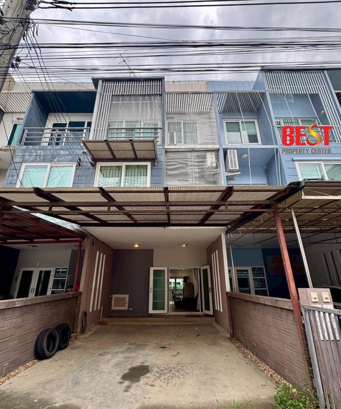 ขายทาวน์เฮาส์ - ขายด่วน ทาวน์โฮม 3 ชั้น หมู่บ้านกรีนิช รามอินทรา เฟอร์นิเจอร์ครบ พร้อมอยู่ โครงการติดถนนใหญ่รามอินทรา เดินทางสะดวกสบาย Makro รามอินทรา อยู่หน้าโครงการ