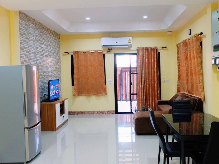 ให้เช่าบ้าน - บ้านเช่า ทาวน์โฮม2ชั้น ที่ซอยวชิรธรรมสาธิต53 สะดวก เฟอร์ครบ