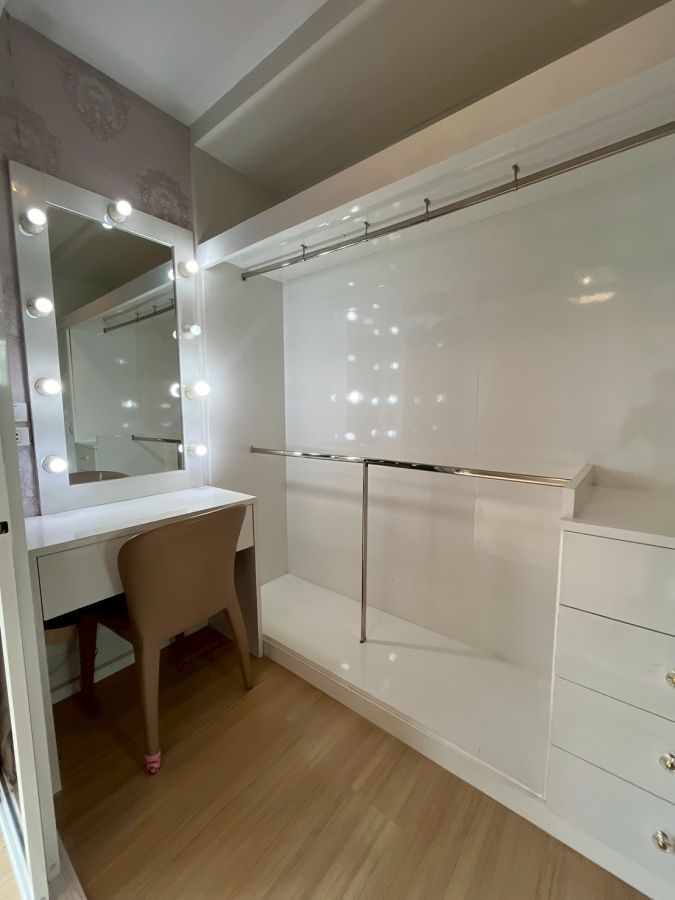 ขายทาวน์เฮาส์ - บ้านกลางเมือง นวมินทร์ 42 สวยมาก หลังมุม ถนนเมน แต่งครบพร้อมรีโนเวท ส่วนตัว มีเพียง 3 หลังติด