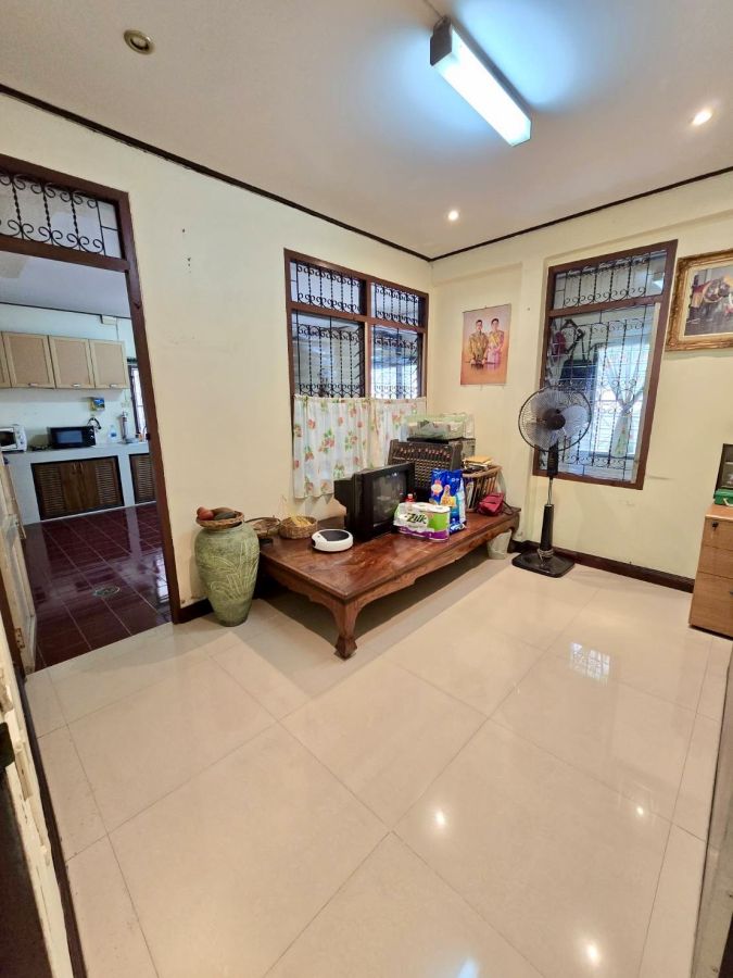 ขายบ้าน - บ้านเดี่ยว 2 ชั้น พร้อมที่ดิน 64 ตร.วา ทำเลทองใจกลางชินเขต - ใกล้รถไฟฟ้าสายสีน้ำตาล สะดวก ครบ จบในหลังเดียว!