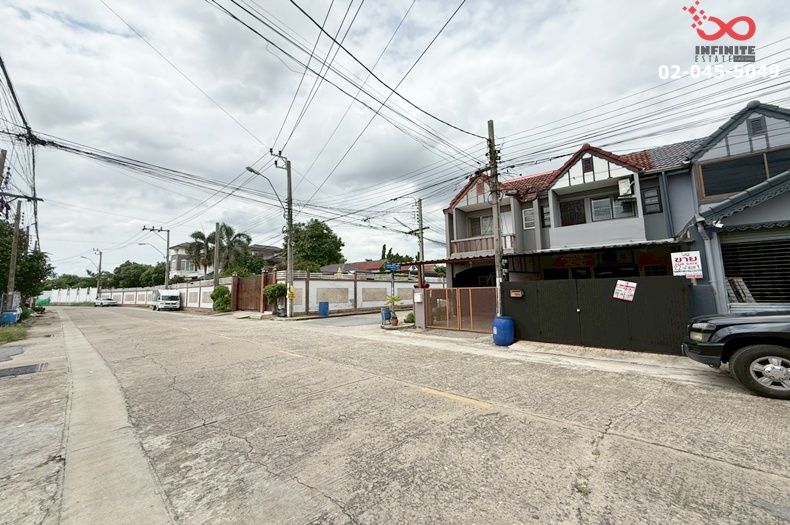 ขายทาวน์เฮาส์ - ขายทาวน์เฮาส์ 2 ชั้น หมู่บ้านลานทอง ติวานนท์ ปากเกร็ด รีโนเวท พร้อมอยู่