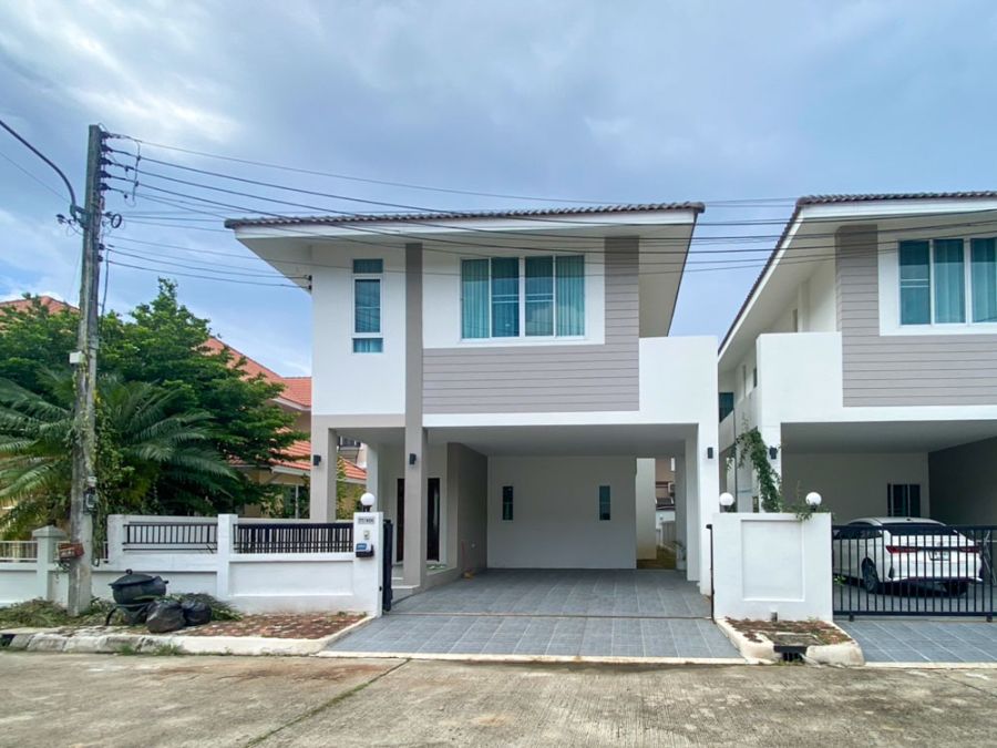 ให้เช่าบ้าน - บ้านใหม่ ให้เช่า 2 ชั้น ในโครงการกุลพันธ์ 9 ใกล้โรงเรียนลานนาและสนามกอล์ฟ หางดง