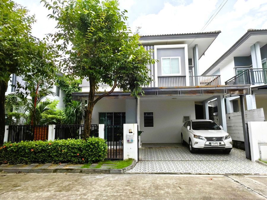 ขายบ้าน - ขายบ้าน 2 ชั้น อิคอนเนเจอร์ รามอินทรา109 ใกล้ถนนรามอินทรา ใกล้รถไฟฟ้าสายสีชมพู แถมเฟอร์พร้อมเข้าอยู่ได้เลย ถูกสุดในโครงการ