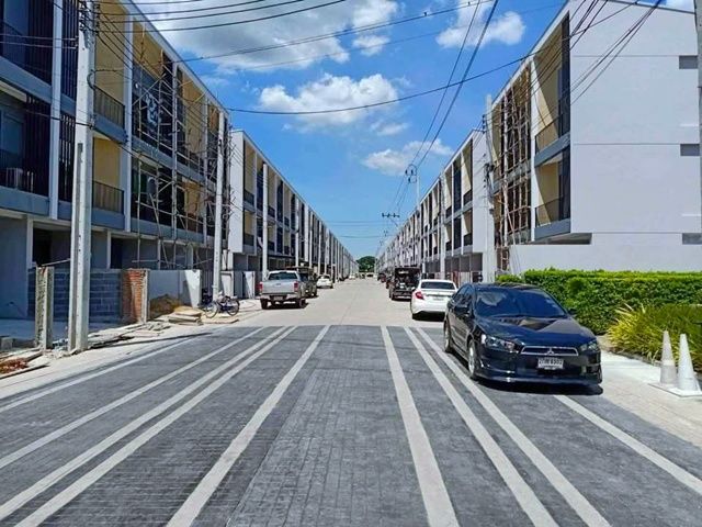 ให้เช่าทาวน์เฮาส์ - ตลาดมีนบุรี 1กม.หทัยราษฎร์ นิมิตรใหม่ MRT ตลาดมีนบุรี 1.2 กม. ให้เช่า คฤหาสน์แนวตั้ง ทาวน์โฮม 3 ชั้น 20ตร.วา. 3น้ำ สุวินทวงศ์