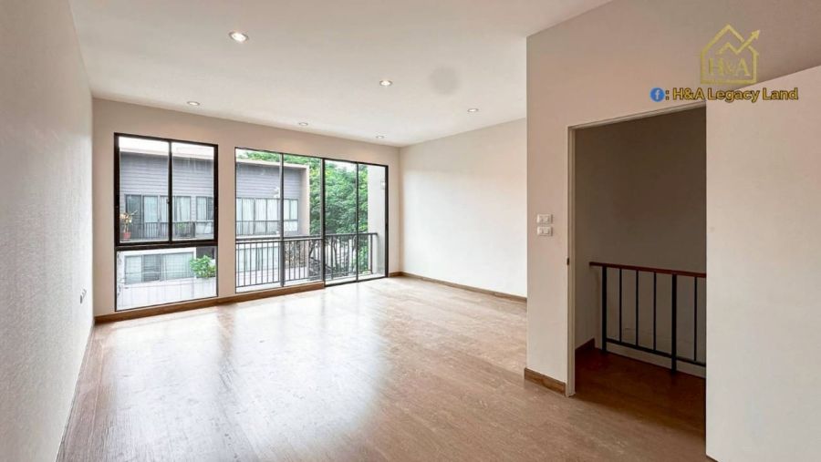 ขายทาวน์เฮาส์ - บ้านกลางเมือง พระราม 9 - กรุงเทพกรีฑา: ทาวน์โฮมทำเลดี ราคาเพียง 4.19 ล้านบาท! ทาวน์โฮม 3 ชั้น แบบ Terraria บรรยากาศโปร่ง สบาย