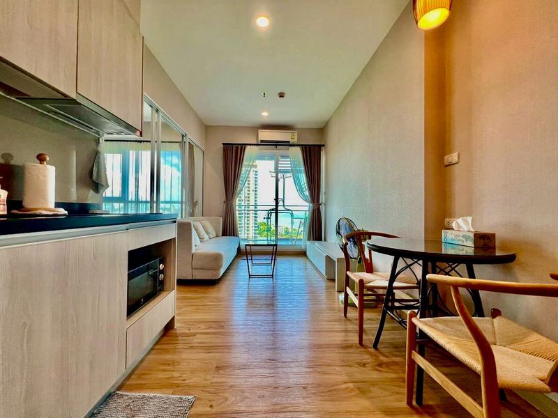 คอนโด - ขาย ให้เช่า คอนโดเดอะ ซี ศรีราชา ห้องสวย ชั้นสูง ตกแต่งครบ พร้อมเฟอร์