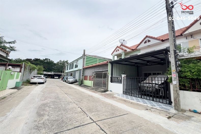 ขายทาวน์เฮาส์ - ขายทาวน์เฮาส์รีโนเวทใหม่ ณ นนท์ บางบัวทอง ใกล้ MRT บางไผ่ 2 ชั้น 22 ตร.วา