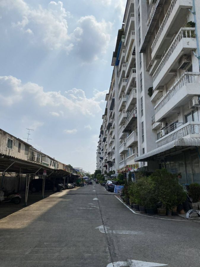 ขายคอนโด - ขายคอนโด บ้านสุโขทัย ตึก10 ชั้น 3 (2 ห้องติดกัน ) 4 นอน 2 น้ำ เนื่อที่รวม 120.48 ตรม.ขาย 3.3 ลบ.*