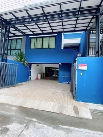 ให้เช่าทาวน์เฮาส์ - เช่า ทาวน์โฮม เล่นระดับ พร้อมอยู่ ซอยลาดพร้าว41 ทะลุถนนลาดพร้าว วังหิน ได้ เดินทางสะดวก