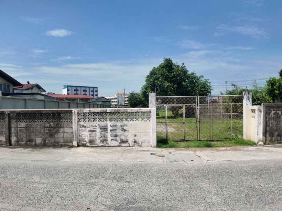 ให้เช่าที่ดิน - ให้เช่าที่ดินล้อมรั้วแปลงสวย ใจกลางบางพระ ศรีราชา 187 ตารางวา ใกล้ถนนสุขุมวิท