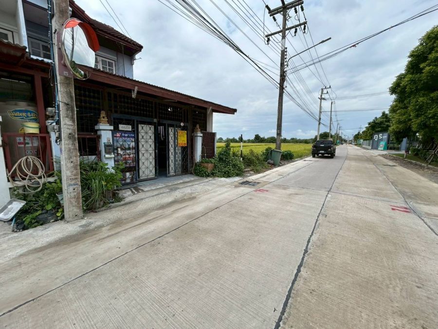 ขายทาวน์เฮาส์ - ขายบ้านทาวน์เฮ้าส์ 2 ชั้น หมู่บ้านคันทรีพาร์ค14 สามโคก ปทุมธานี