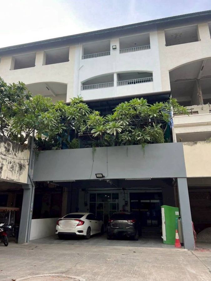 ขายอาคารพาณิชย์ / สำนักงาน - ขายอาคารพาณิชย์ 2 คูหา ทำเลดี ใจกลางเมือง ใกล้หาดจอมเทียนพัทยา