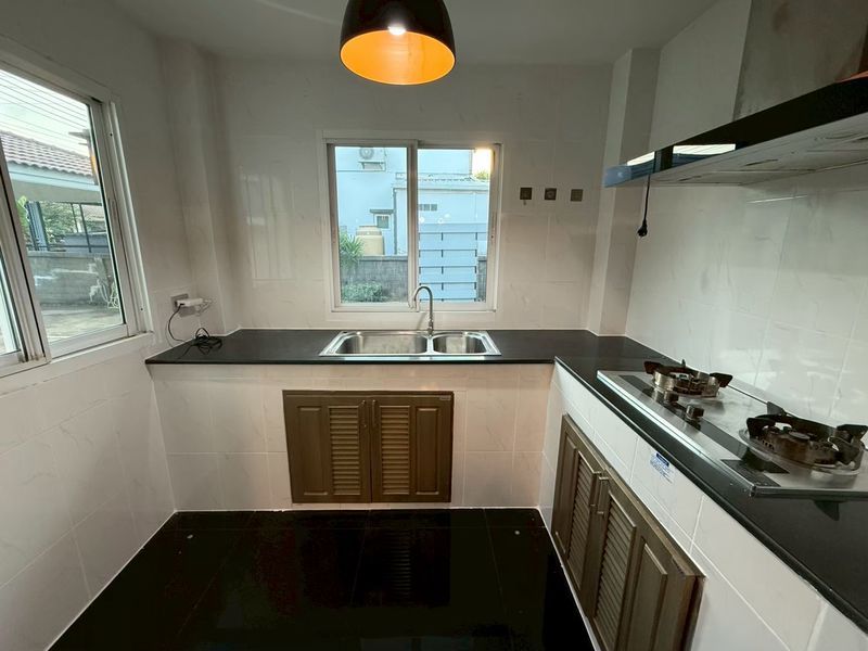 ให้เช่าบ้าน - บ้านเดี่ยว หลังมุม ลําลูกกา คลอง 5 เช่า 4ห้องนอน 3ห้องน้ำ