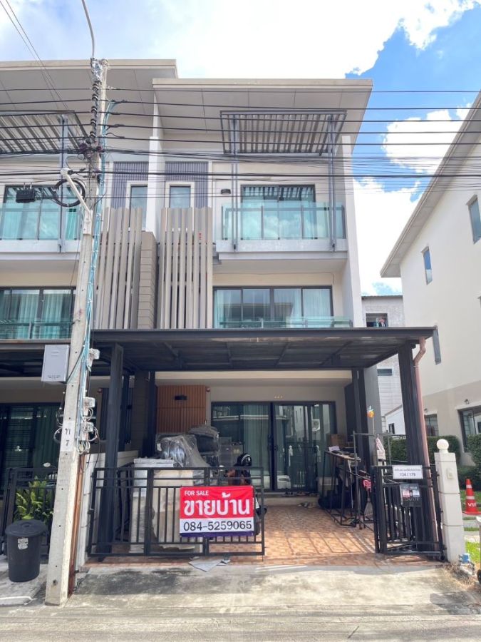 ขายทาวน์เฮาส์ - ขายทาวน์โฮม 3 ชั้นครึ่ง โครงการทาวน์ อเวนิว โคโคส พระราม 2 ทำเลดี เดินทางสะดวก