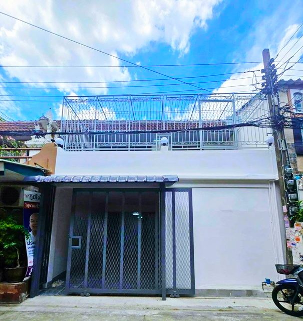 ให้เช่าทาวน์เฮาส์ - MRTห้วยขวาง 745ม. รัชดาภิเษก ให้เช่าทาวน์เฮ้าส์ 2 ชั้น 3-6ปีมีครั้ง ปรับปรุงใหม่ 19ตร.วา. 149ตร.ม. 3 นอน 2 น้ำ ตประชาราษฏร์บำเพ็ญ