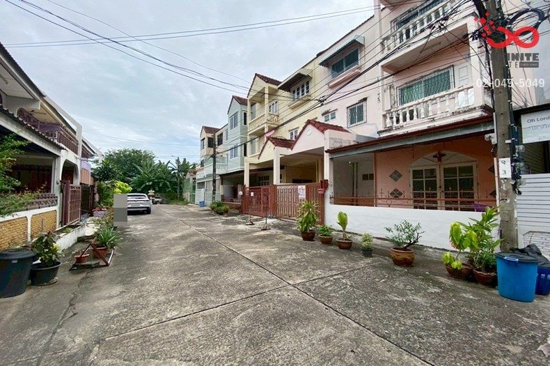 ขายทาวน์เฮาส์ - ขายทาวน์เฮาส์ 3.5ชั้น 27ตร.วา ลาดพร้าววังหิน-โชคชัย4 ใกล้ MRT