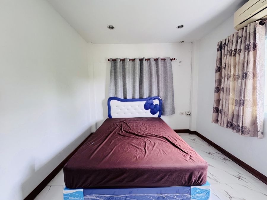 ขายบ้าน - ขายบ้านเดี่ยว หมู่บ้านดิเอมเมอรัลด์ การ์เด้น 4 แอนด์ สปอร์ตคลับ ติดถนนราชพฤกษ์ ทำเลดี เดินทางสะดวก ใกล้สิ่งอำนวยความสะดวกครบครัน