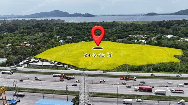 ขายที่ดิน - ที่ดินทำเลทองติดถนนมอเตอร์เวย์ ศรีราชา ชลบุรี 24-3-92 ไร่