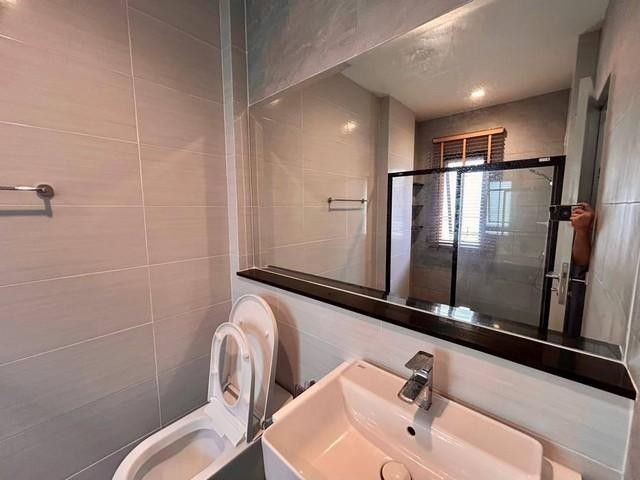 ให้เช่าบ้าน - เช่า บ้านเดี่ยว ตกแต่งสวยพร้อมอยู่ โครงการ บางกอกบลูเลอร์วาด ศรี นครินทร์ บางนา ถนนหนามแดง เดินทางสะดวก