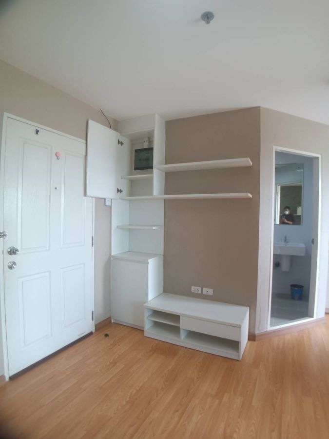 ขายคอนโด - คอนโดติดถนนใหญ่ ถนนบรมราชชนนี ห่างจาก MRT บางยี่ขัน 2.9 กม. ใกล้ห้างสรรพสินค้า และหลากหลายสถานศึกษา