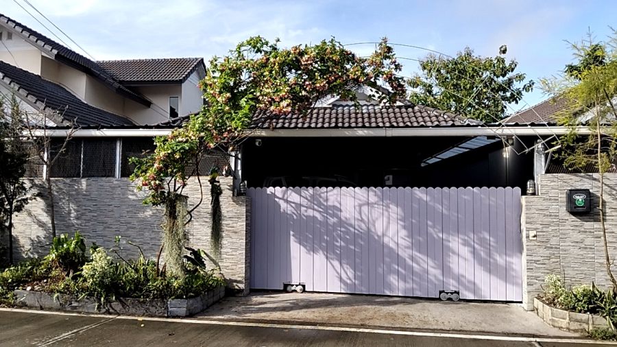 ขายบ้าน - ขายบ้านพร้อมที่ดินตำบลต้นเปาสันกำแพงรีโนเวทใหม่ห่างถนนหลัก 300เมตร พร้อมโอน