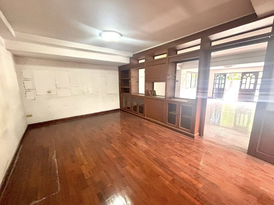 ขายบ้าน - ขายถูกมาก!! บ้านหลังใหญ่ 100 ตร.ว. บนทำเลทอง ซอยพัฒนาการ 74 ใกล้รถไฟฟ้า ห้าง ทางด่วน มอเตอร์เวย์