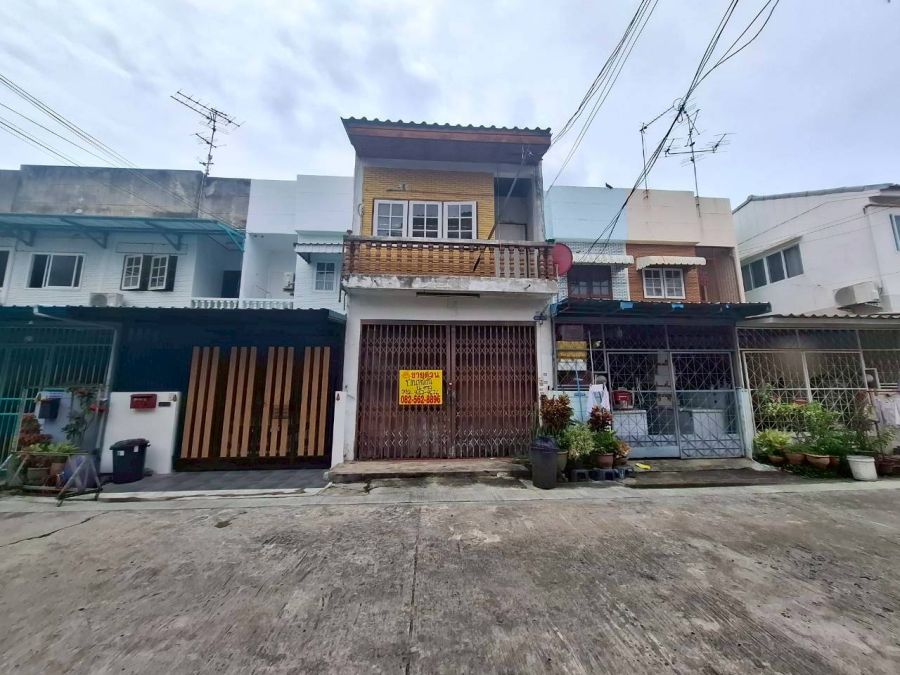 ขายทาวน์เฮาส์ - ขายบ้าน 2 ชั้น หมู่บ้านจรัญวิลล่า 1 ซอยจรัญสนิทวงศ์ 37