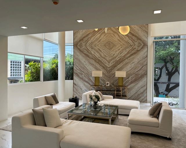 ขายทาวน์เฮาส์ - ขายโฮมออฟฟิศหรู 6 ชั้น พร้อมสระว่ายน้ำ ย่านลาดพร้าว-เลียบด่วน ใกล้ MRT ลาดพร้าว 83