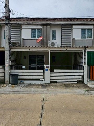 ให้เช่าทาวน์เฮาส์ - ให้เช่าทาวน์เฮ้าส์ 2 ชั้น หมู่บ้านพฤกษา 86 ถนนศรีวารีน้อย ตำบลศรีจรเข้น้อย อำเภอบางเสาธง สมุทรปราการ