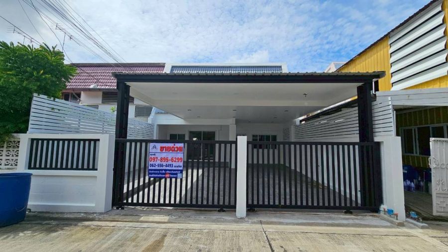 ขายทาวน์เฮาส์ - ขายด่วน ทาวน์เฮ้าส์ 2 ชั้น 36 ตรว. รีโนเวทสวย 4 นอน 2น้ำ มบ.สหกรณ์การบินไทย ปากเกร็ด