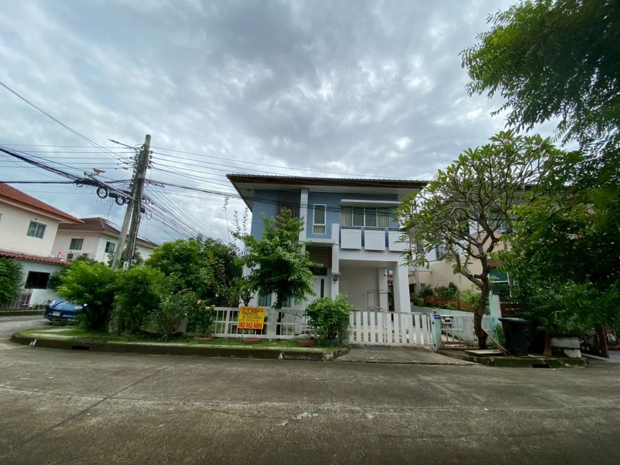 ขายบ้าน - ขายบ้านแฝด 2 ชั้น หลังมุม หมู่บ้านพร้อมพัฒน์กรีนโนวา รามอินทรา