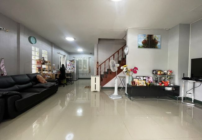 ขายทาวน์เฮาส์ - ขายทาวน์เฮ้าส์ หมู่บ้านซื่อตรง รังสิตคลอง 3 ถนนรังสิต-นครนายก ธัญบุรี ปทุมธานี