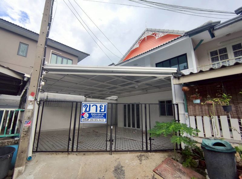 ขายบ้าน - ขายบ้านแฝด 2 ชั้น หมู่บ้านพฤกษา 14 A หลังมุม ซอยวัดลาดปลาดุก เนื้อที่ 30 ตารางวา 4 ห้องนอน ตำบลบางคูรัด อำเภอบางบัวทอง จังหวัดนนทบุรี