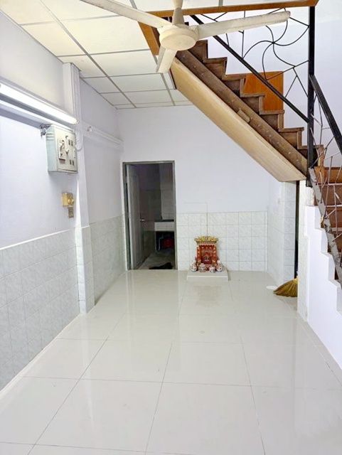 ให้เช่าทาวน์เฮาส์ - ตลาดสดเทศบาลเมืองพระประแดง 160 ม. 2 นอน บิ๊กซี สุขสวัสดิ์ 1.8 กม.ให้เช่าบ้านทาว์เฮาส์ 2 ชั้น 140 ตรม..18 ตร.วา.2 น้ำ