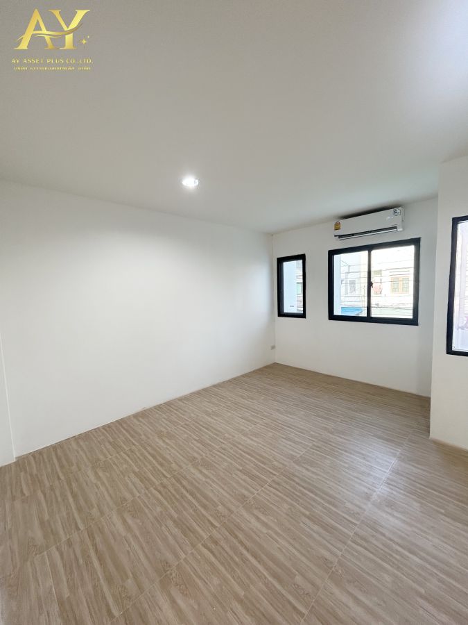 ขายทาวน์เฮาส์ - ขายด่วน ทาวน์เฮาส์2ชั้น ซ.จามจุรี (รามอินทรา39) กม.4รีโนเวทใหม่แล้ว เพียง2.15ลบ.