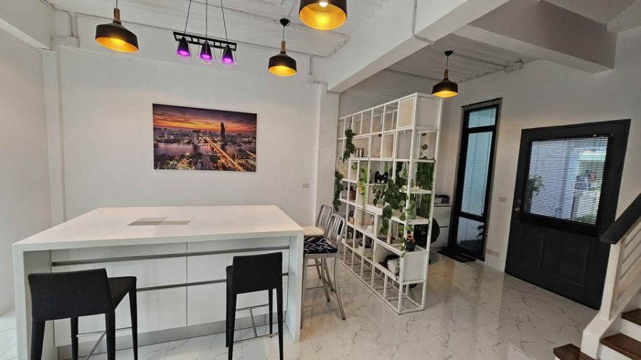 ให้เช่าทาวน์เฮาส์ - บ้านกลางกรุง ออฟฟิศ พาร์ค บางนา (Baan Klang Krung Office Park Bangna)