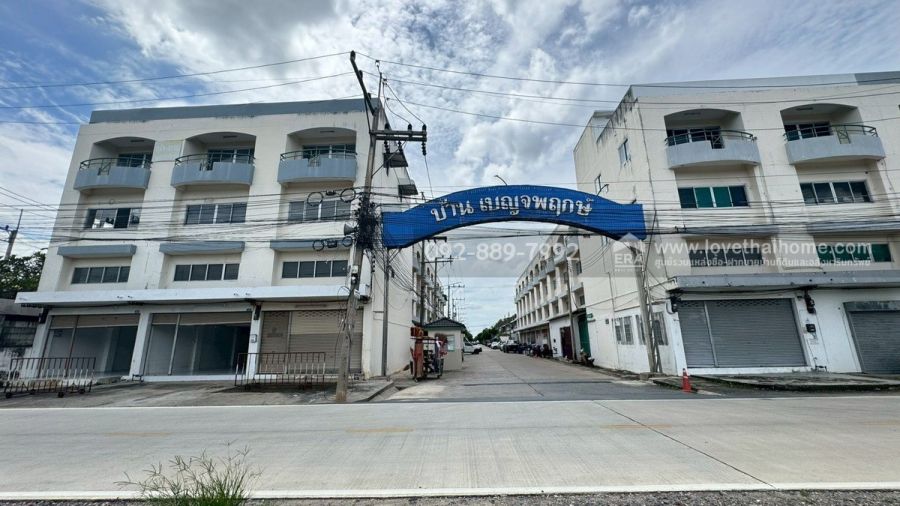 อาคารพาณิชย์ / สำนักงาน - ขายตึกแถว 3.5 ชั้น หมู่บ้านเบญจพฤกษ์ คลอง5 ถนนเลียบคลอง5 พื้นที่ 16.1 ตรว. - 19.2 ตรว. มีให้เลือก 11 คูหา เหมาะทำธุรกิจ ใกล้ม.ราชมงคลธัญบุรี