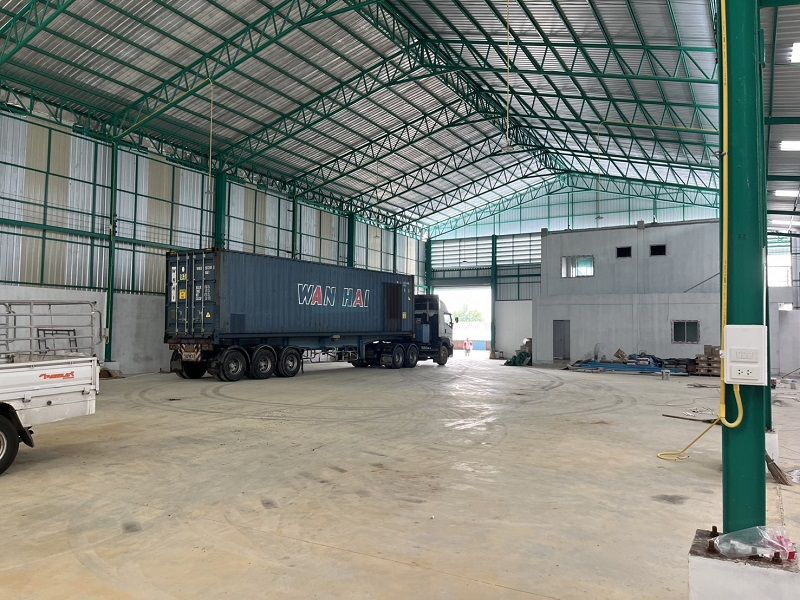 ให้เช่าโรงงาน / โกดัง - ให้เช่าโรงงานใหม่ อำเภอเมือง จ.สมุทรสาคร ขนาด 1600 ตารางเมตร มี 2 หลังเท่านั้น