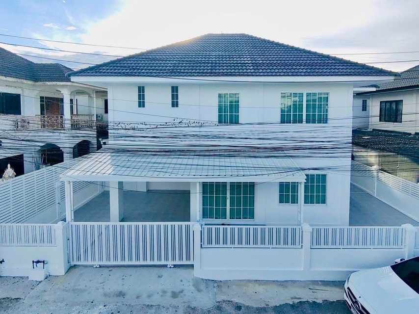 ให้เช่าบ้าน - ให้เช่าบ้านเดี่ยว 2 ชั้น นรีโนเวทใหม่ ซอยเนินพลับหวาน ทำเลดีเดินทางสะดวก