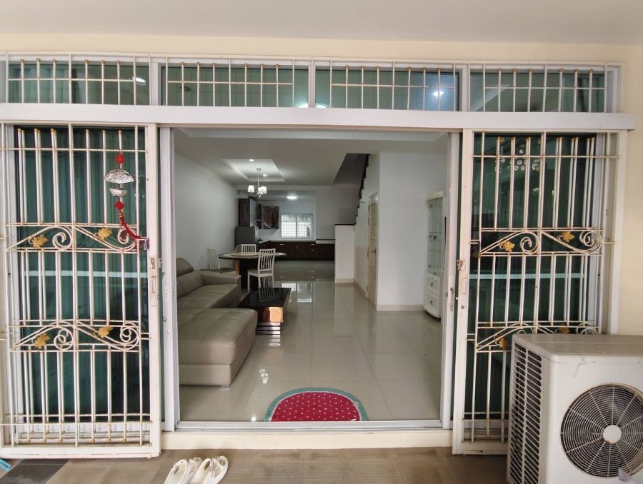 ทาวน์เฮาส์ - ทาวน์โฮม ขาย/เช่า เหมาะทำธุรกิจ ออฟฟิต ขายของออนไลน์ พื้นที่เยอะ