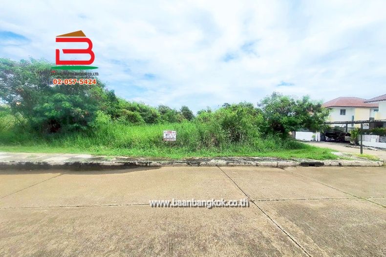 ขายที่ดิน - ที่ดินเปล่า แปลงมุม หมู่บ้าน เลคการ์เด้น ลากูน่า เนื้อที่ 177.2 ตรว. ถนนหลวงแพ่ง ต.คลองหลวงแพ่ง อ.เมือง จ.ฉะเชิงเทรา