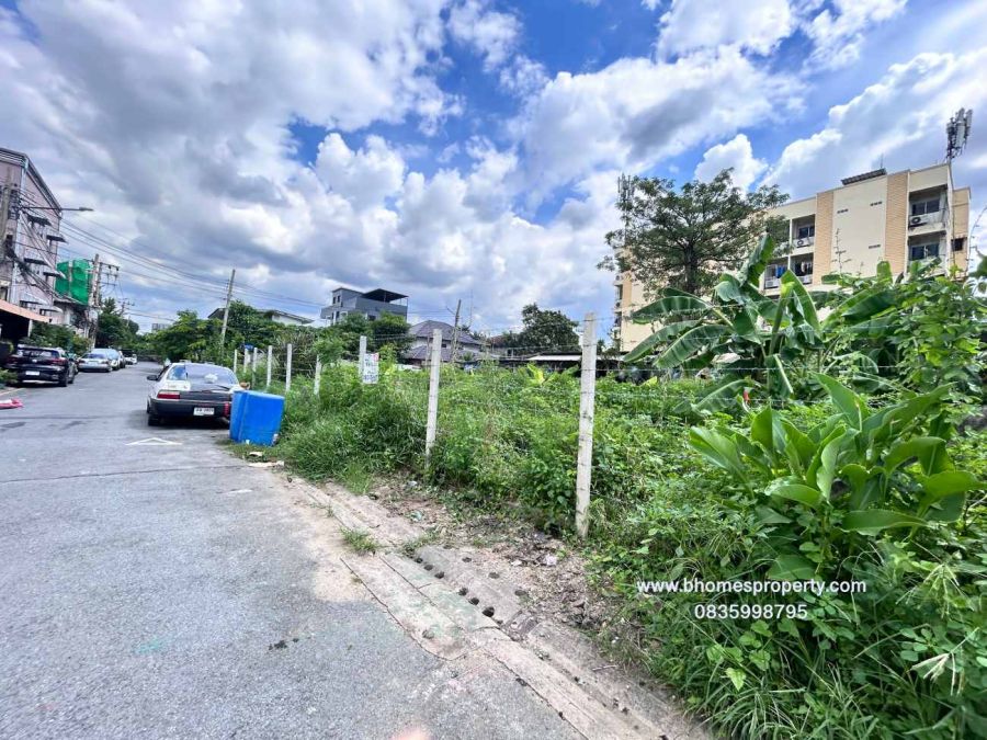 ขายที่ดิน - ขายที่ดิน หมู่บ้านประชานิเวศน์ 1 ใกล้ตลาดบองมาร์เช่ ซอยเทศบาลนิมิตรเหนือ ถ.เทศบาลสงเคราะห์ แขวงลาดยาว เขตจตุจักร