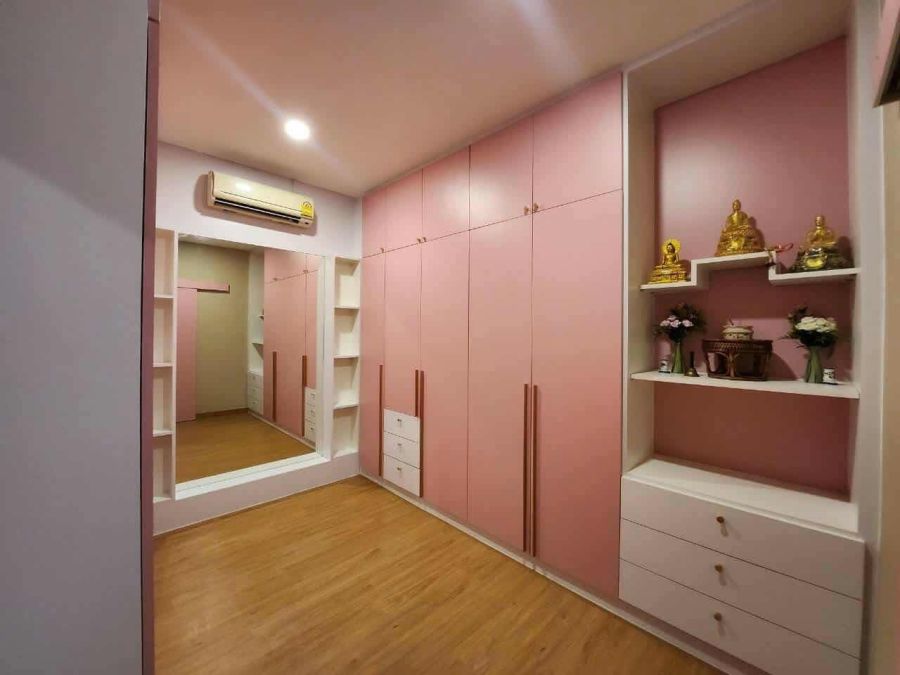 ขายบ้าน - ขายถูกมาก!! บ้านเดี่ยว 2 ชั้น ม.ฟ้าฮ่ามวิลเลจ ทำเลทอง อ.เมืองเชียงใหม่ ใกล้เซ็นทรัลเฟส เพียง 5 กม. ห้างรวมโชค 1 กม.