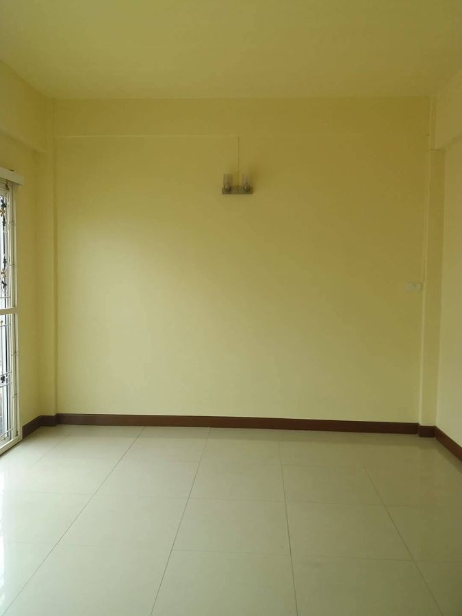 ขายทาวน์เฮาส์ - ขายถูกมาก!! ทาวน์โฮม 3 ชั้น รีโนเวทใหม่ ซอยรามคำแหง 190 รถไฟฟ้าอยู่หน้าหมู่บ้าน ใกล้ห้าง มอเตอร์เวย์