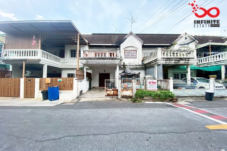 ขายทาวน์เฮาส์ - ขายทาวน์โฮม หมู่บ้านรุ่งเจริญ 2 ชั้น ซอยลาดพร้าว